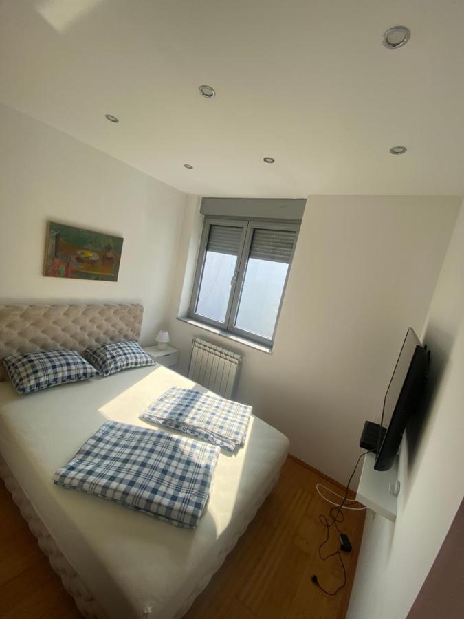 Sofy Center Apartment Нови Сад Екстериор снимка